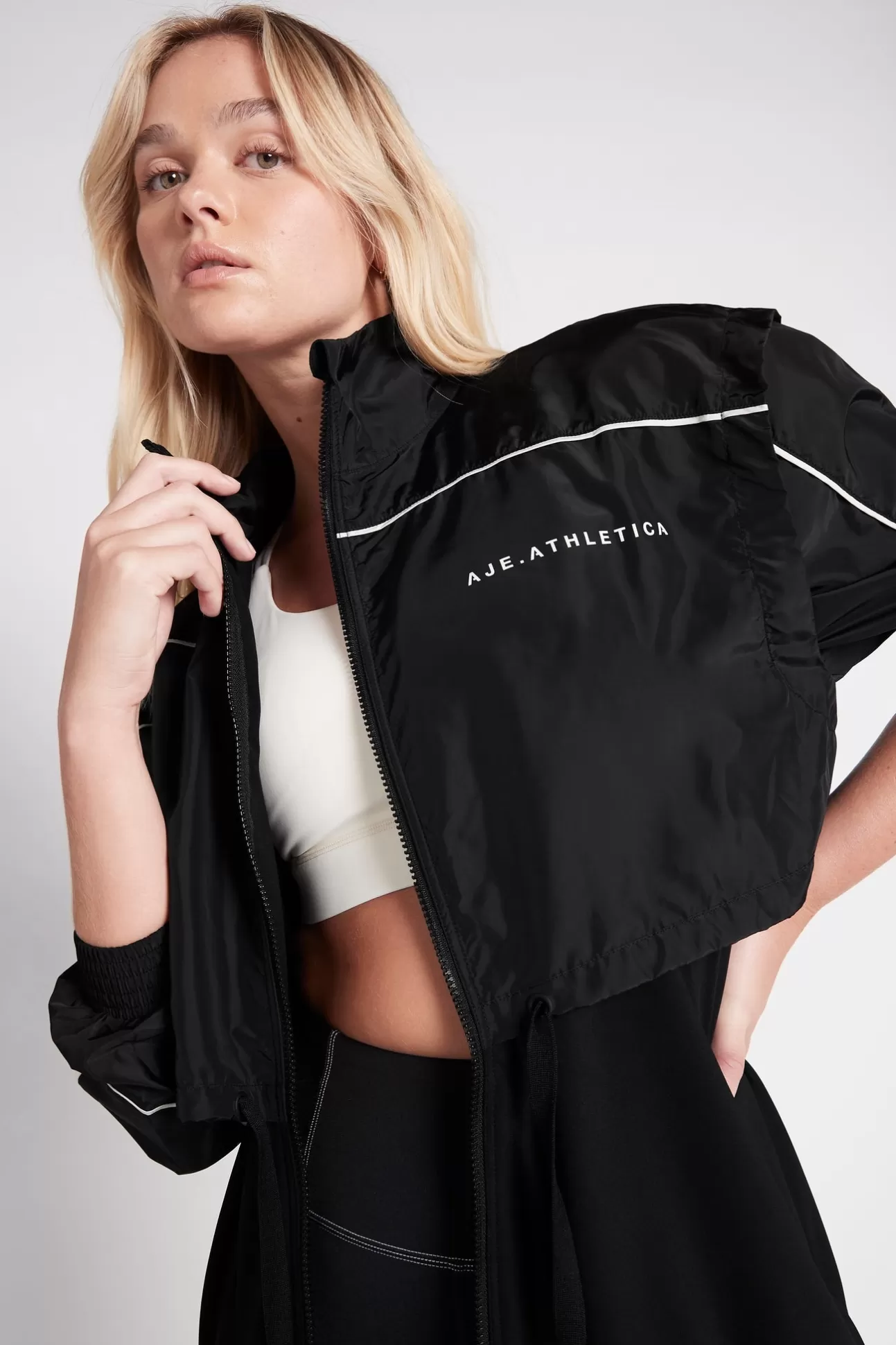 Aje ATHLETICA Essential Windbreaker Jacket 718 Black/Light Ivory Hot