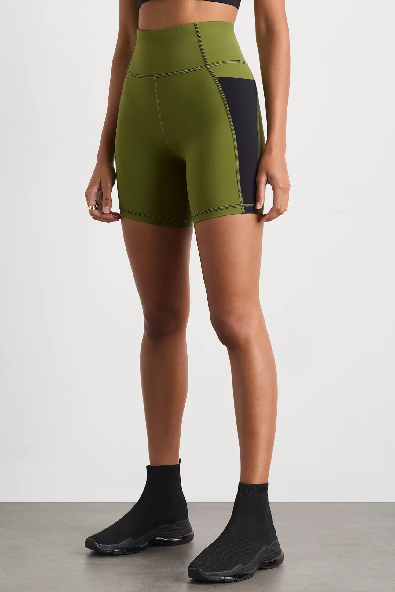 Aje ATHLETICA Mid Length Bike Short 606 Evergreen Black Sale