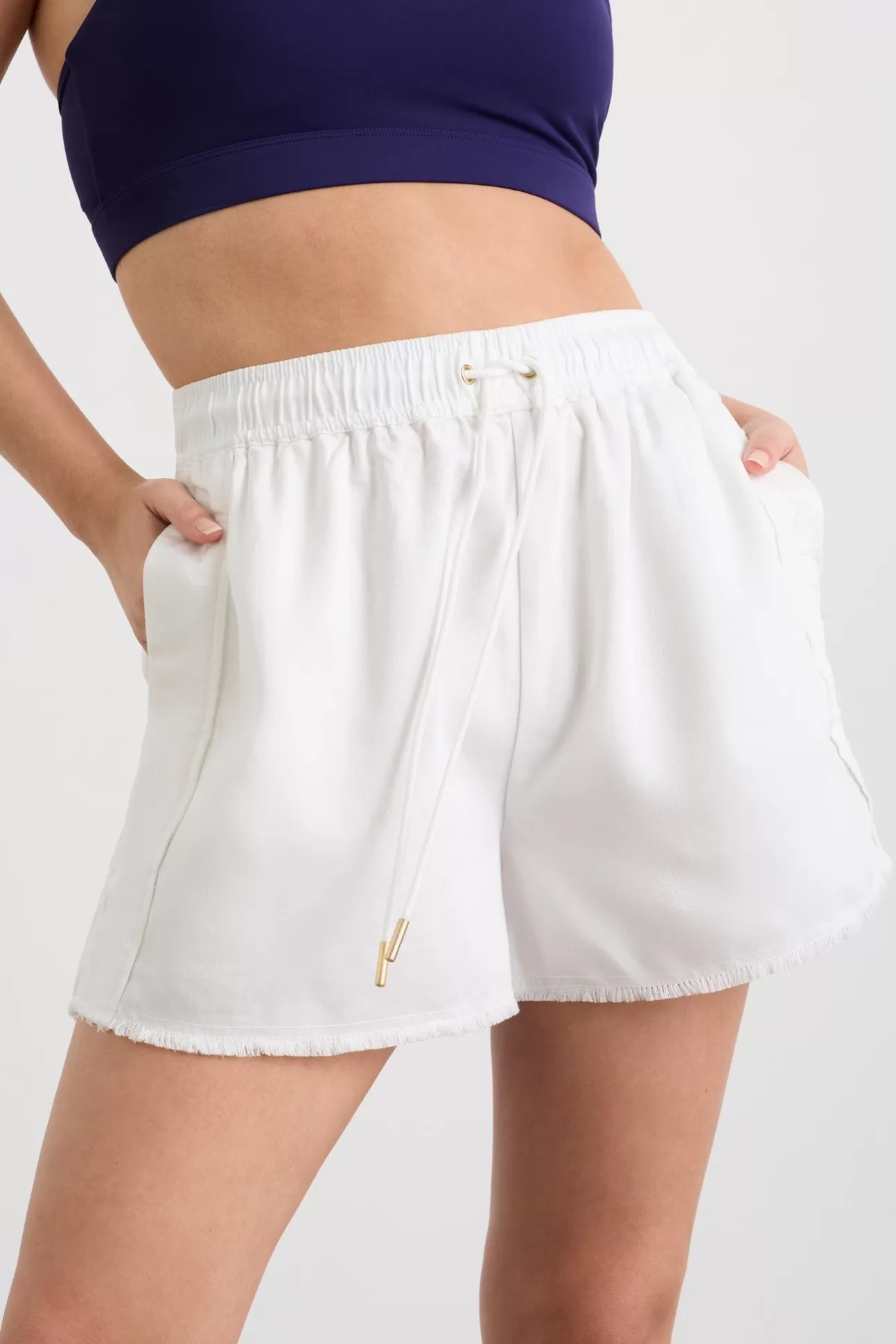 Aje ATHLETICA Signature Logo Short 603 White Online