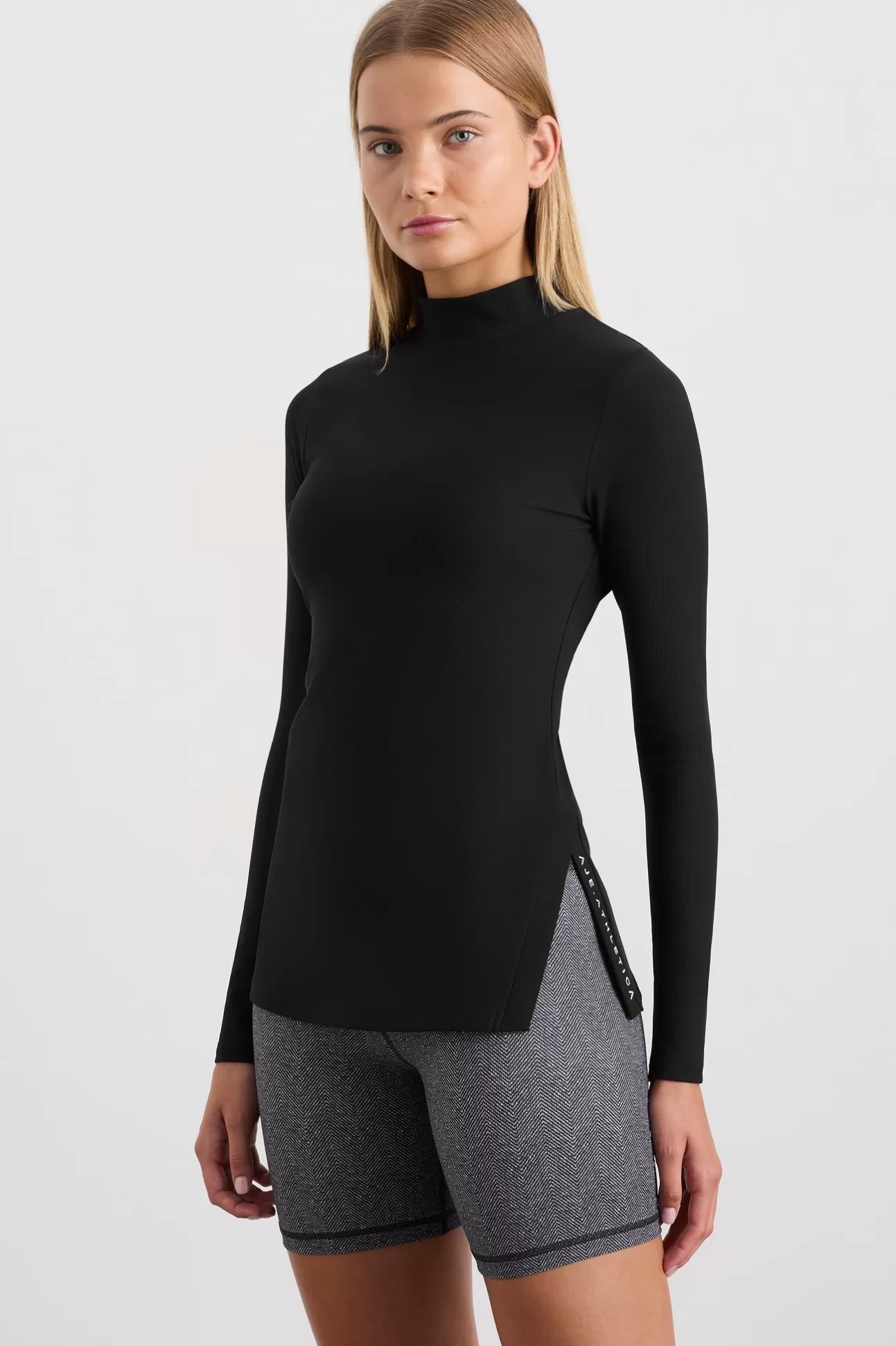 Aje ATHLETICA Split Hem Mock Top 434 Black Hot