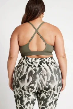 Adjustable Strap Ribbed Cross Back Sports Bra 322