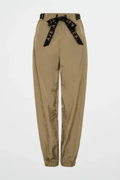 Belted Windbreak Pant 502