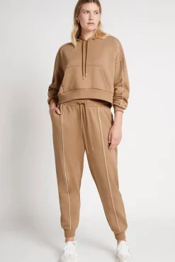 Cropped Essential Contrast Piping Hoodie 405