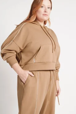 Cropped Essential Contrast Piping Hoodie 405