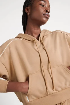 Cropped Essential Contrast Piping Hoodie 405