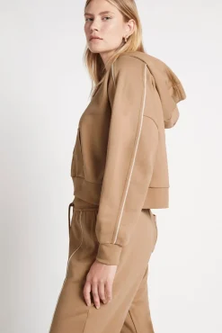 Cropped Essential Contrast Piping Hoodie 405