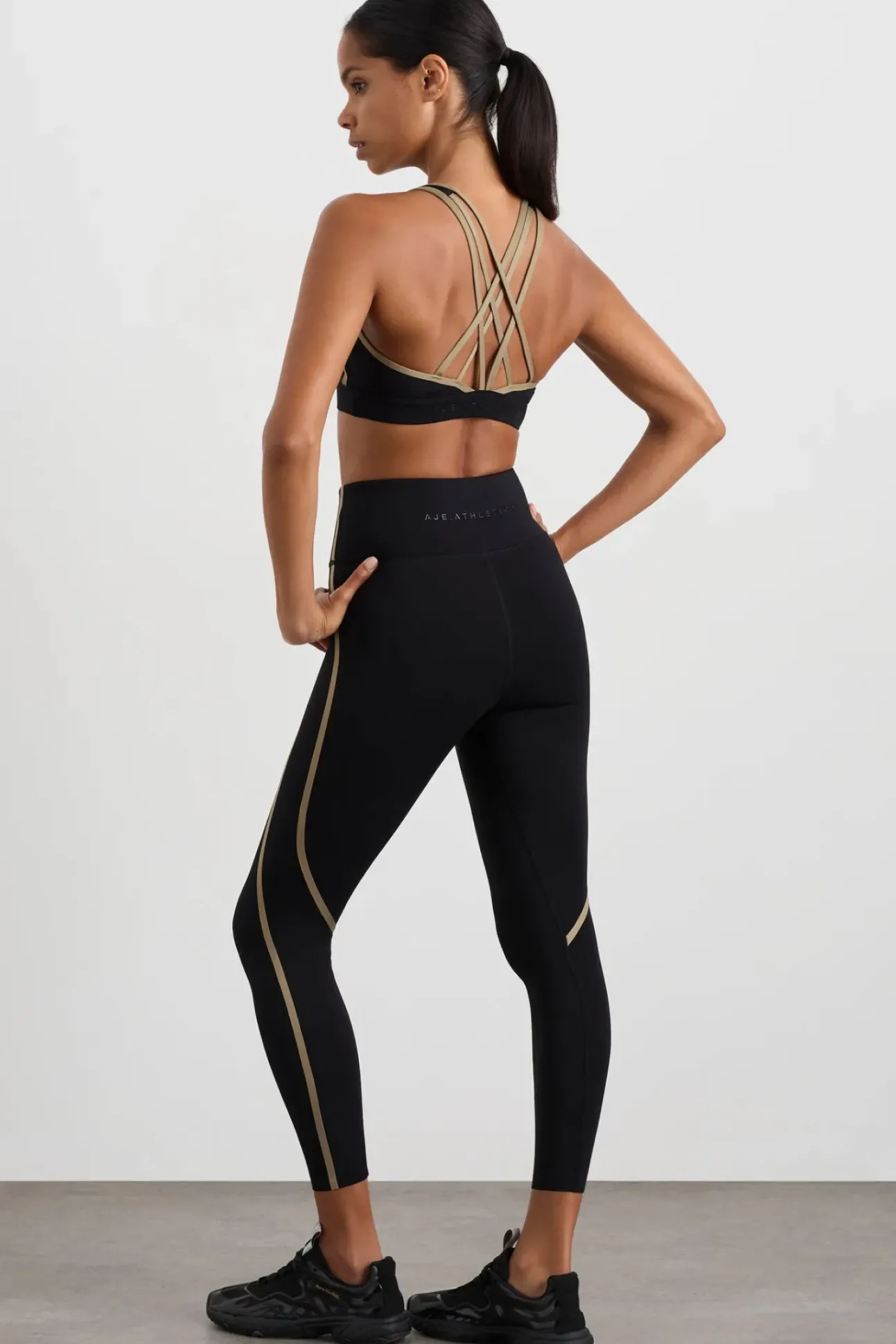 Curved Seam 7/8 Legging 241