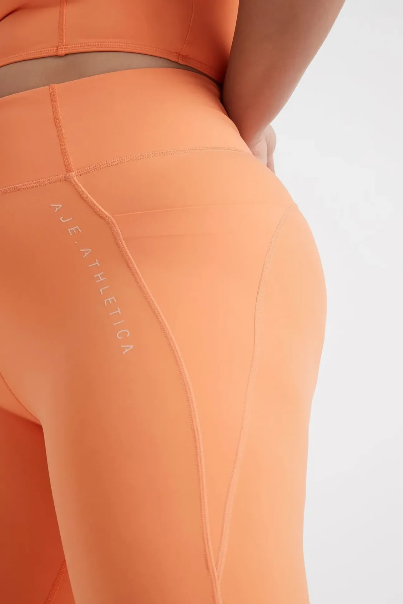 High Rise 7/8 Logo Legging 203