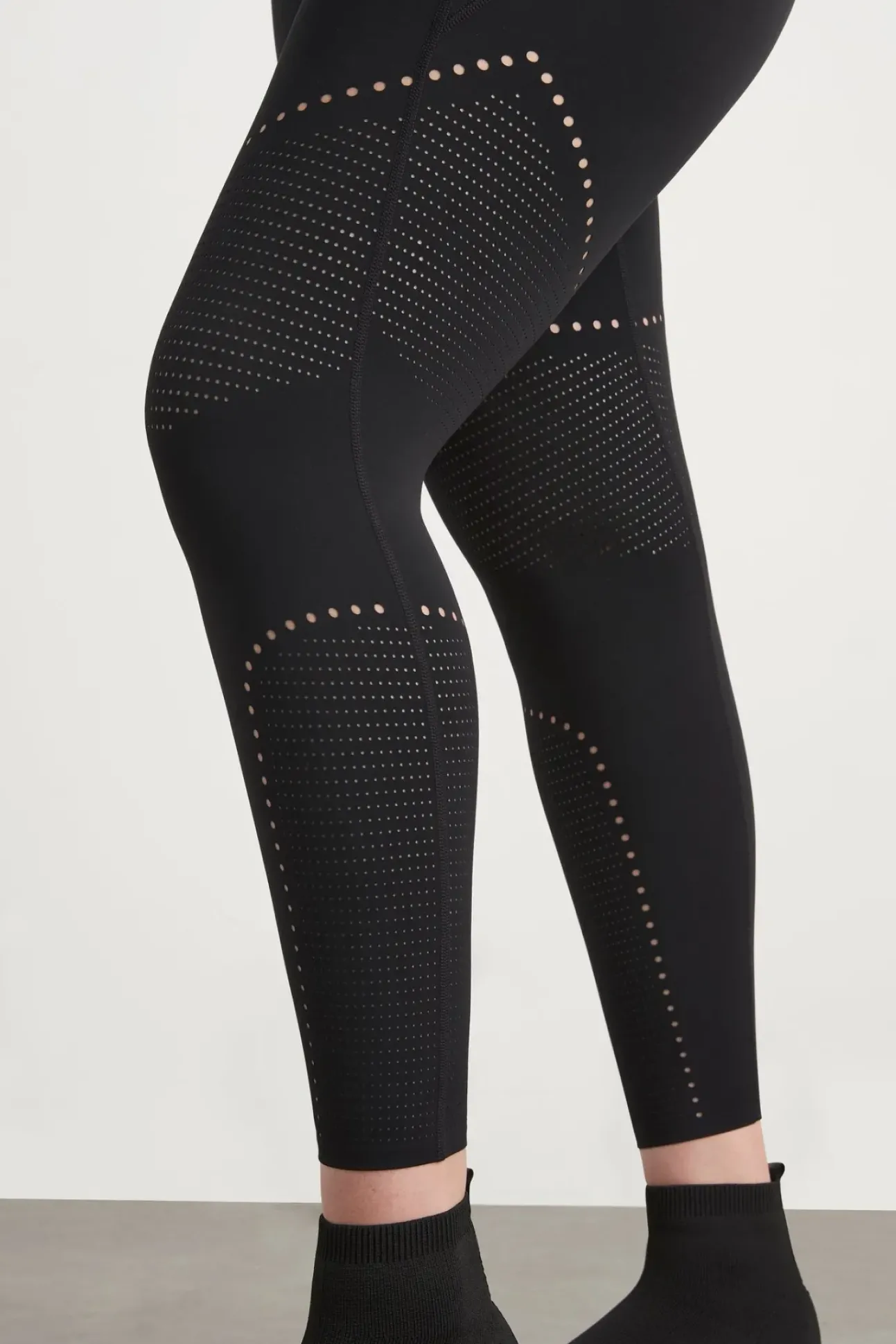 High Rise Perforated 7/8 Legging 227