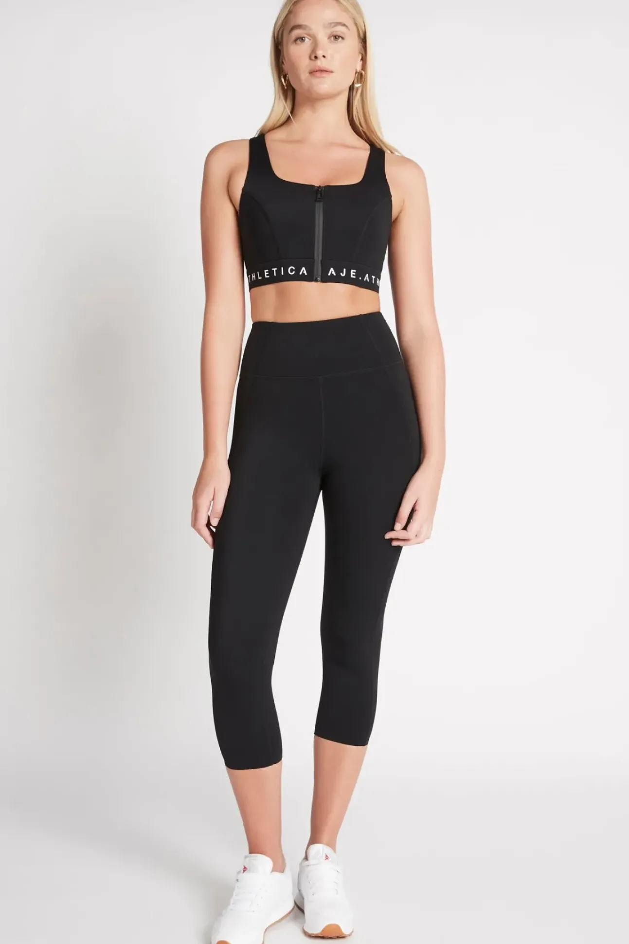 High Rise Signature Logo 3/4 Legging 218