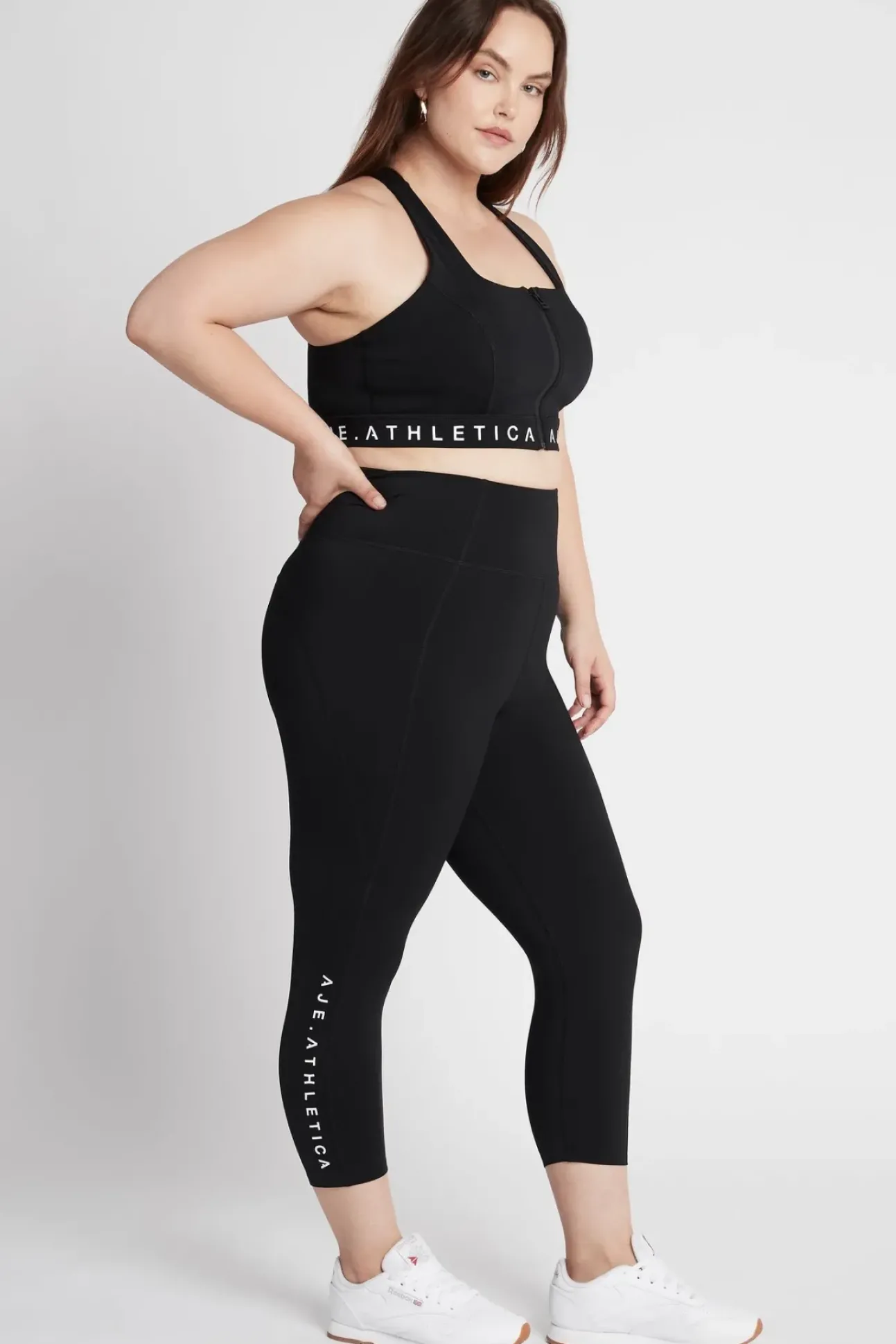 High Rise Signature Logo 3/4 Legging 218