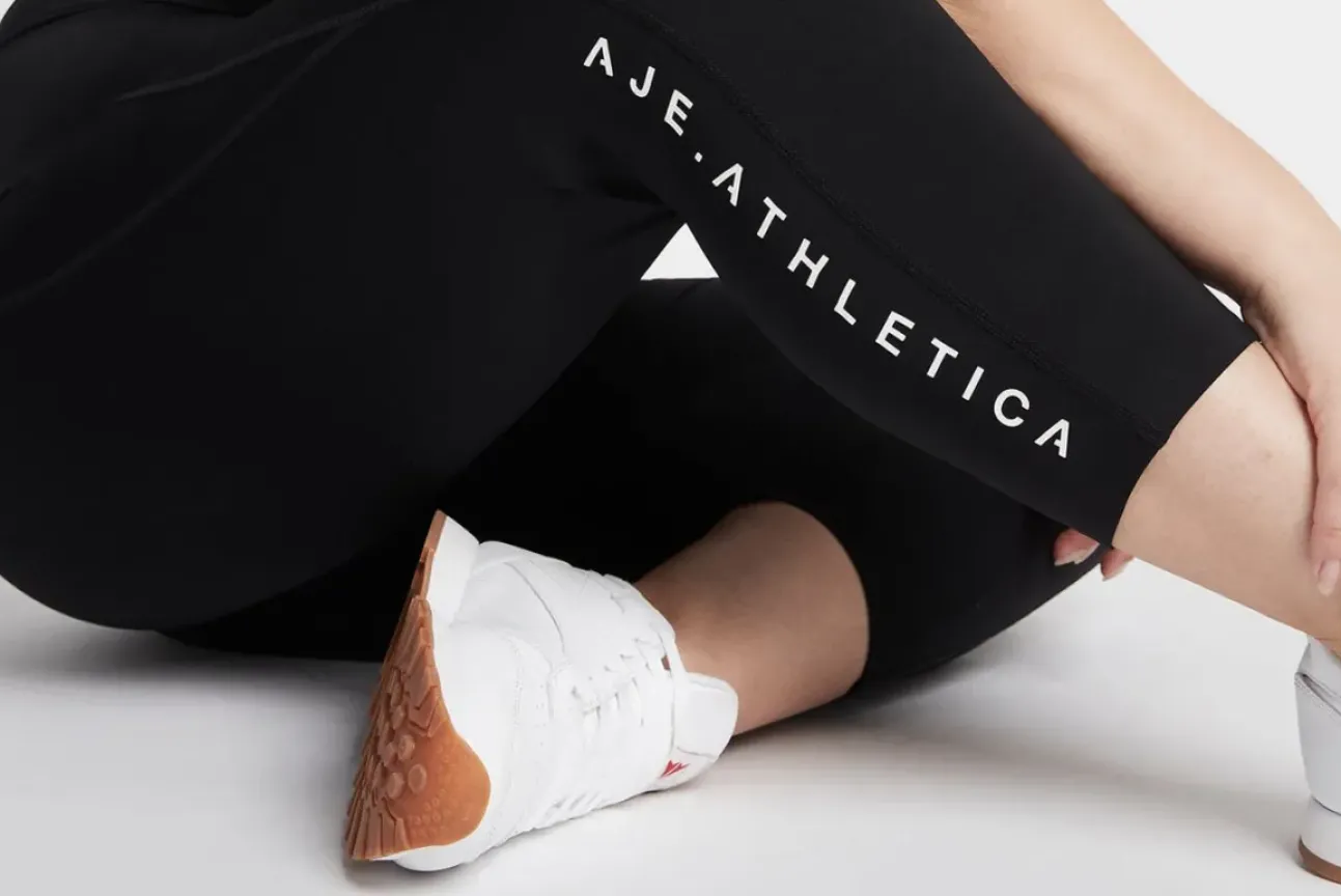 High Rise Signature Logo 3/4 Legging 218
