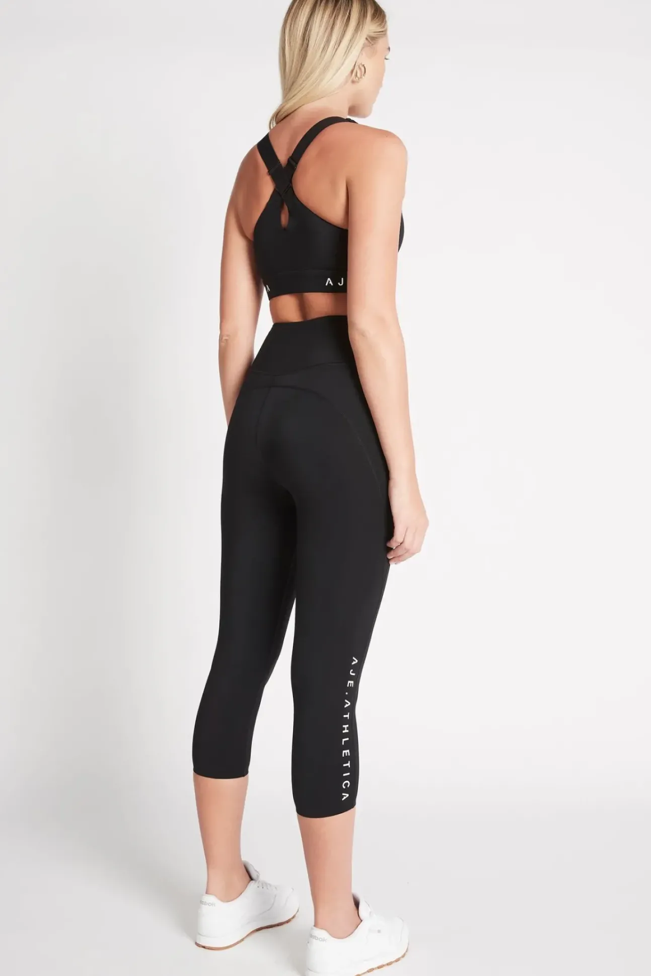 High Rise Signature Logo 3/4 Legging 218