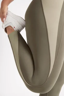 High Rise Signature Logo 7/8 Legging 210