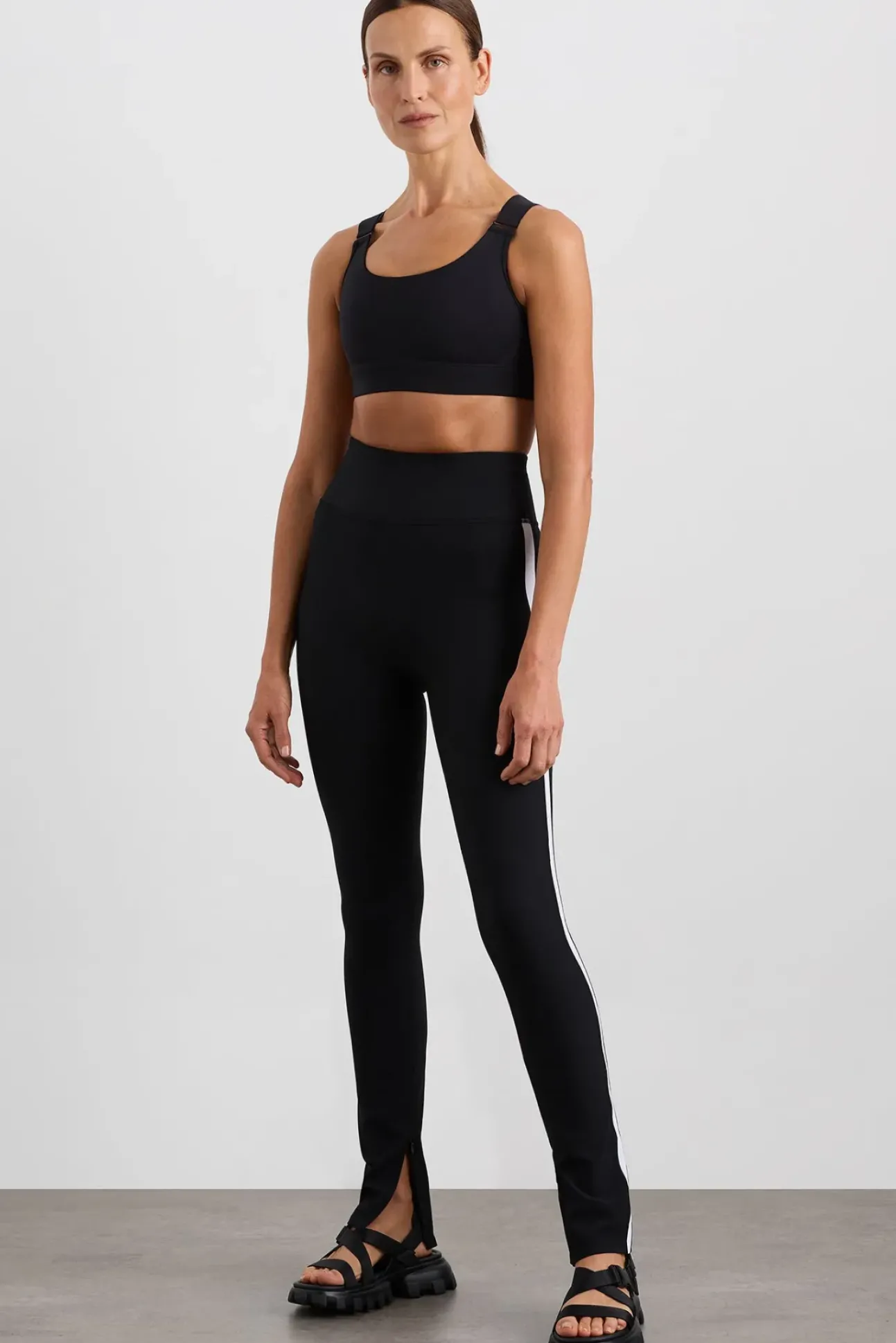 Logo Crossback Sports Bra 395