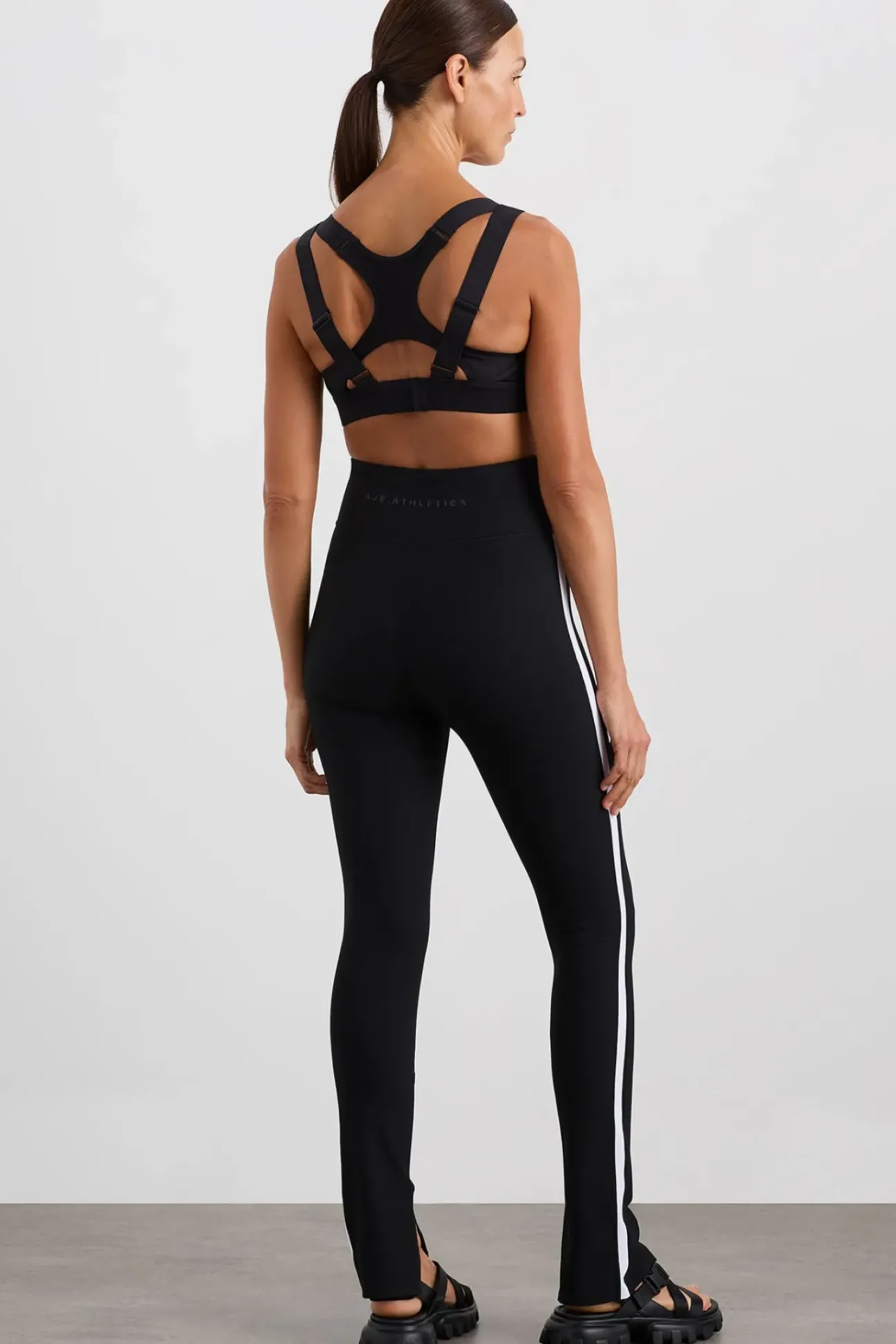 Logo Crossback Sports Bra 395
