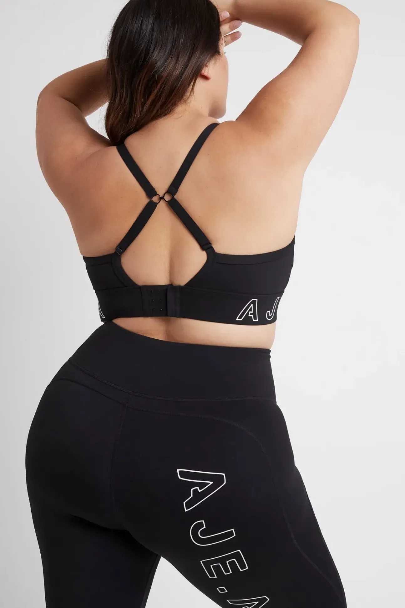 Logotape Adjustable Strap Sports Bra 307