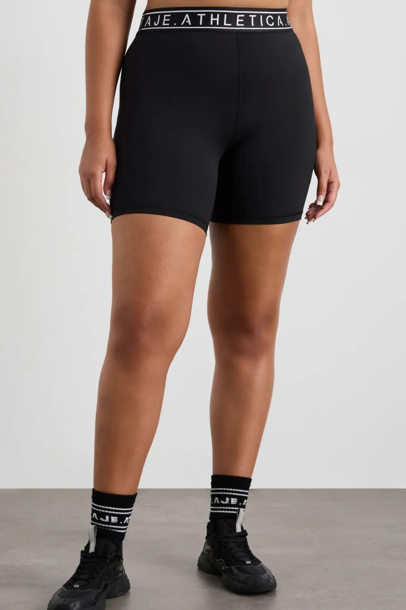 Mid Logo Elastic Shorts 607