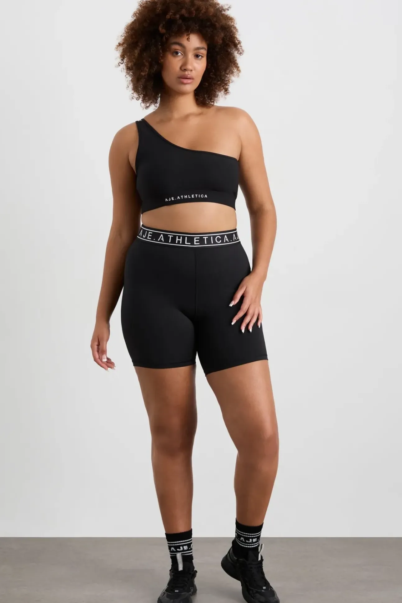 Mid Logo Elastic Shorts 607