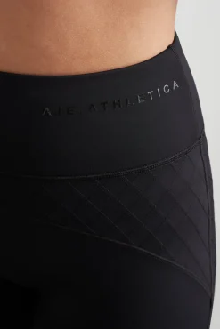 Quilted Mid Length Short 629