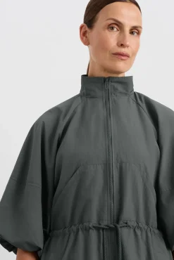 Short Sleeve Zipped Jacket 781