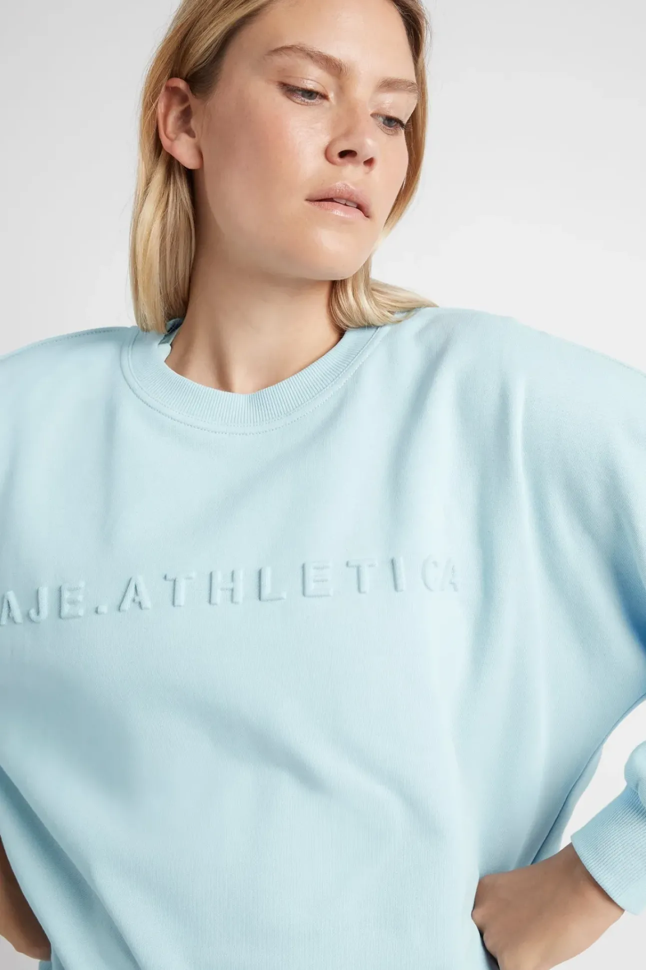 Signature Embossed Logo Crew Jumper 401